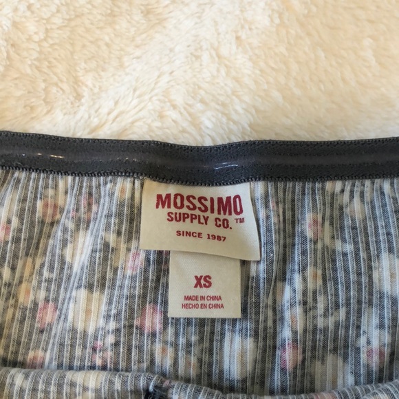 Off the shoulder Top - Picture 2 of 2